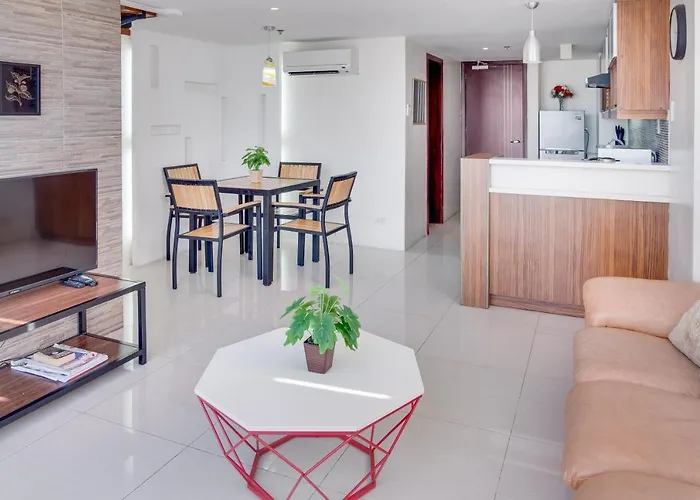 2 Bedroom Loft With Panoramic View Of *
